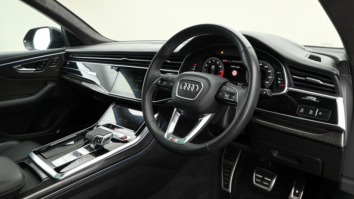 Audi SQ8 Image 3