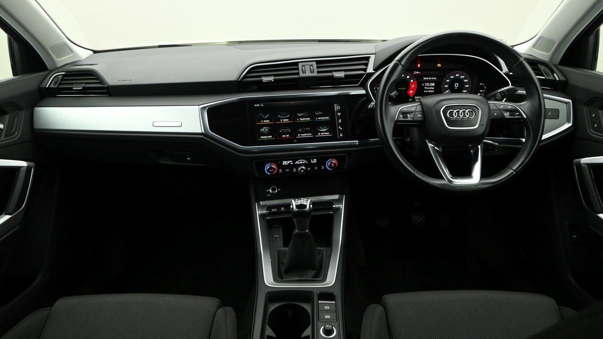 Audi Q3 Image 14