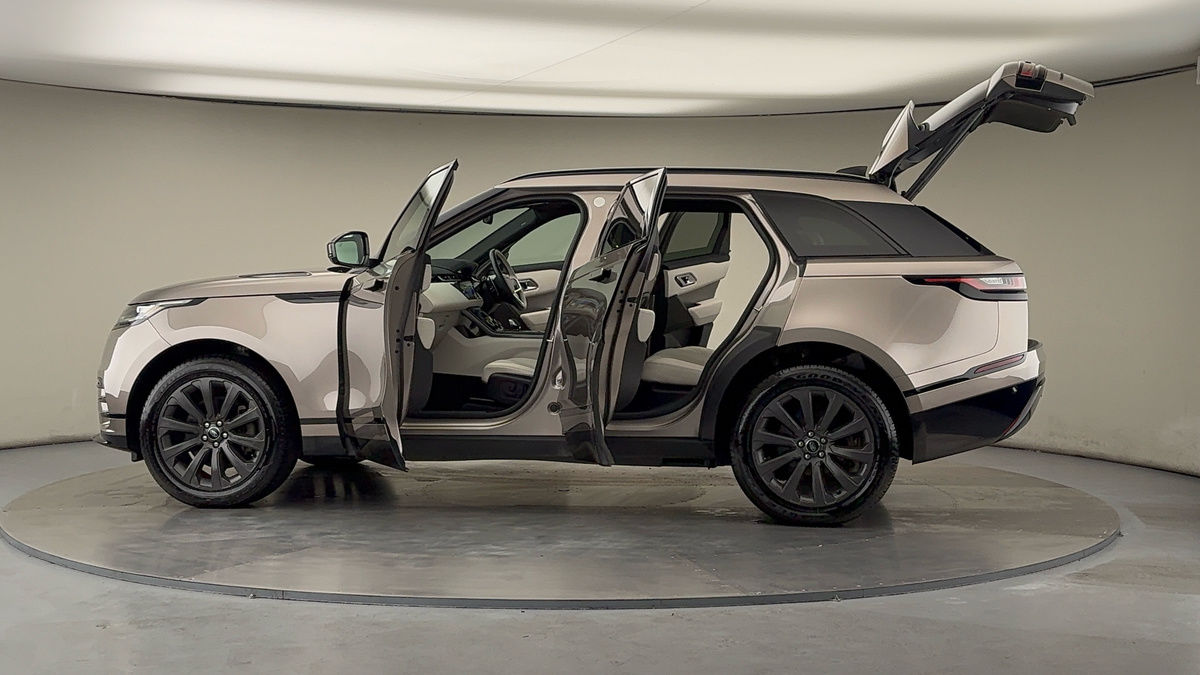 More views of Land Rover Range Rover Velar