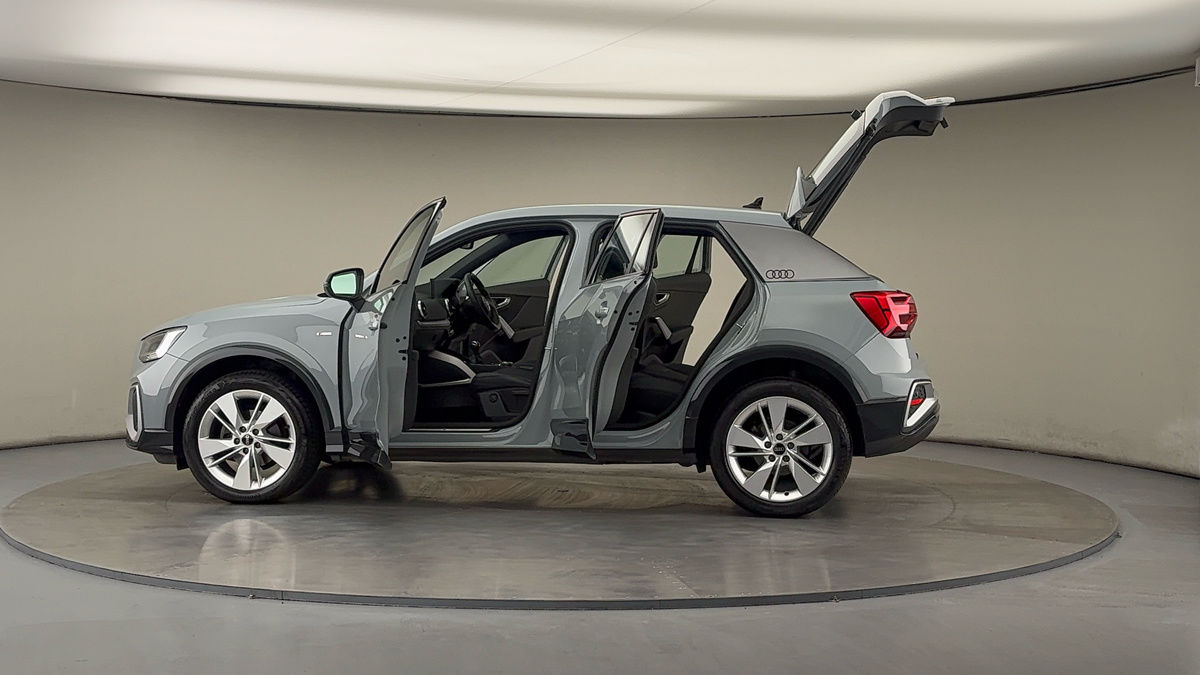 More views of Audi Q2