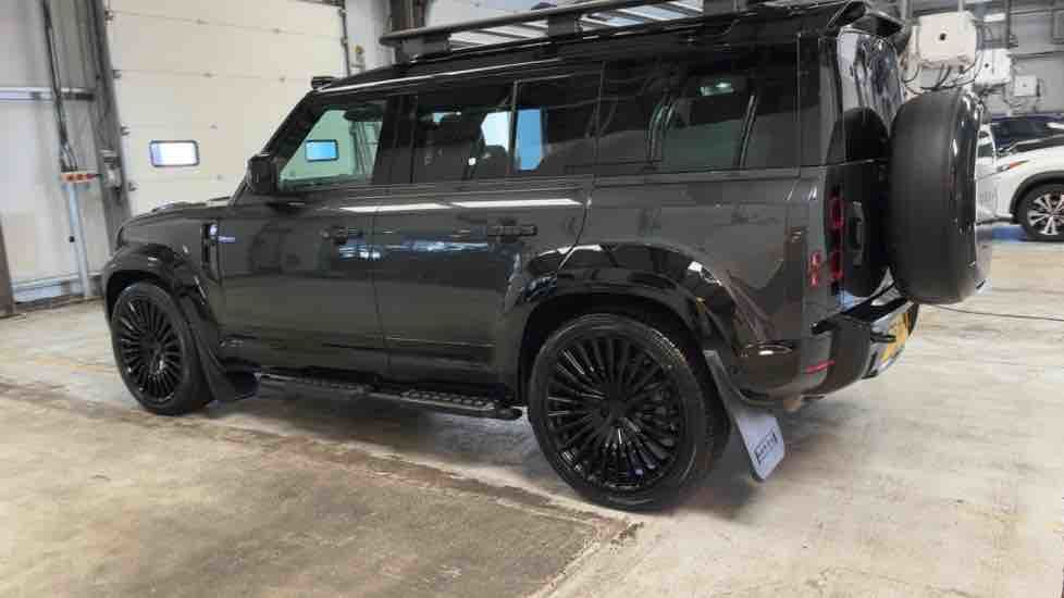 More views of Land Rover Defender 110
