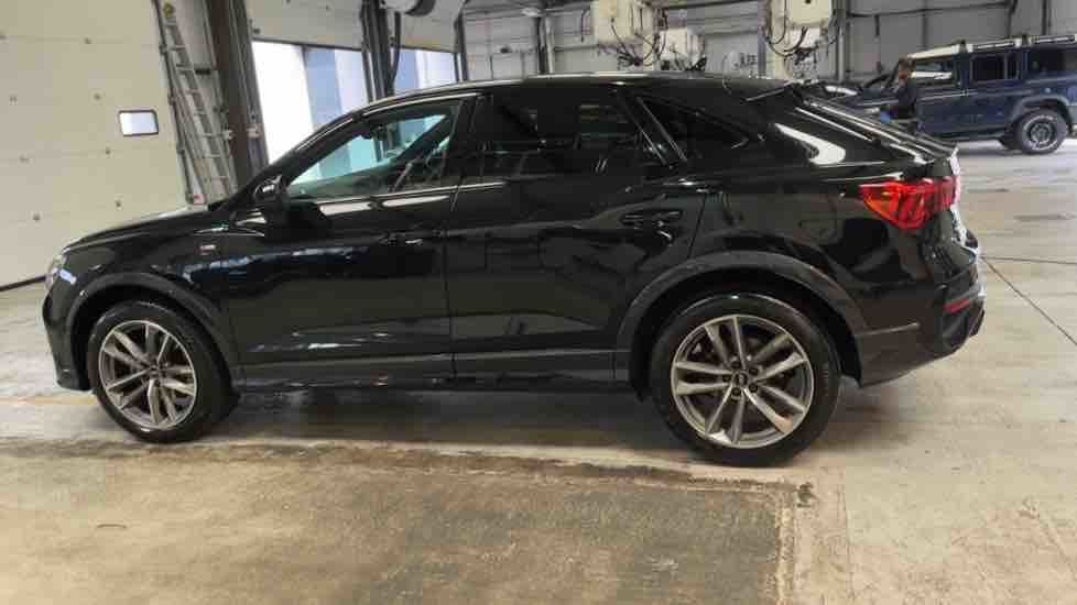 More views of Audi Q3