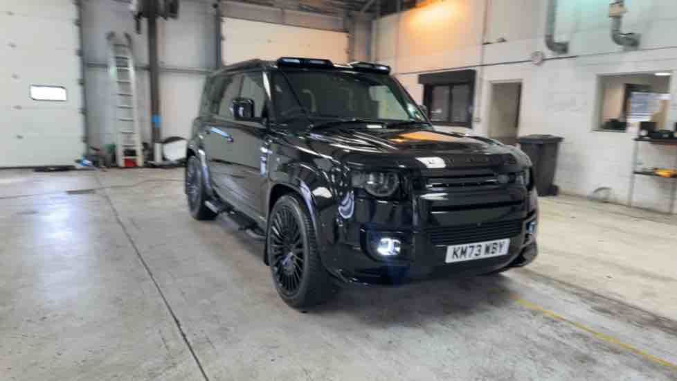 More views of Land Rover Defender 110