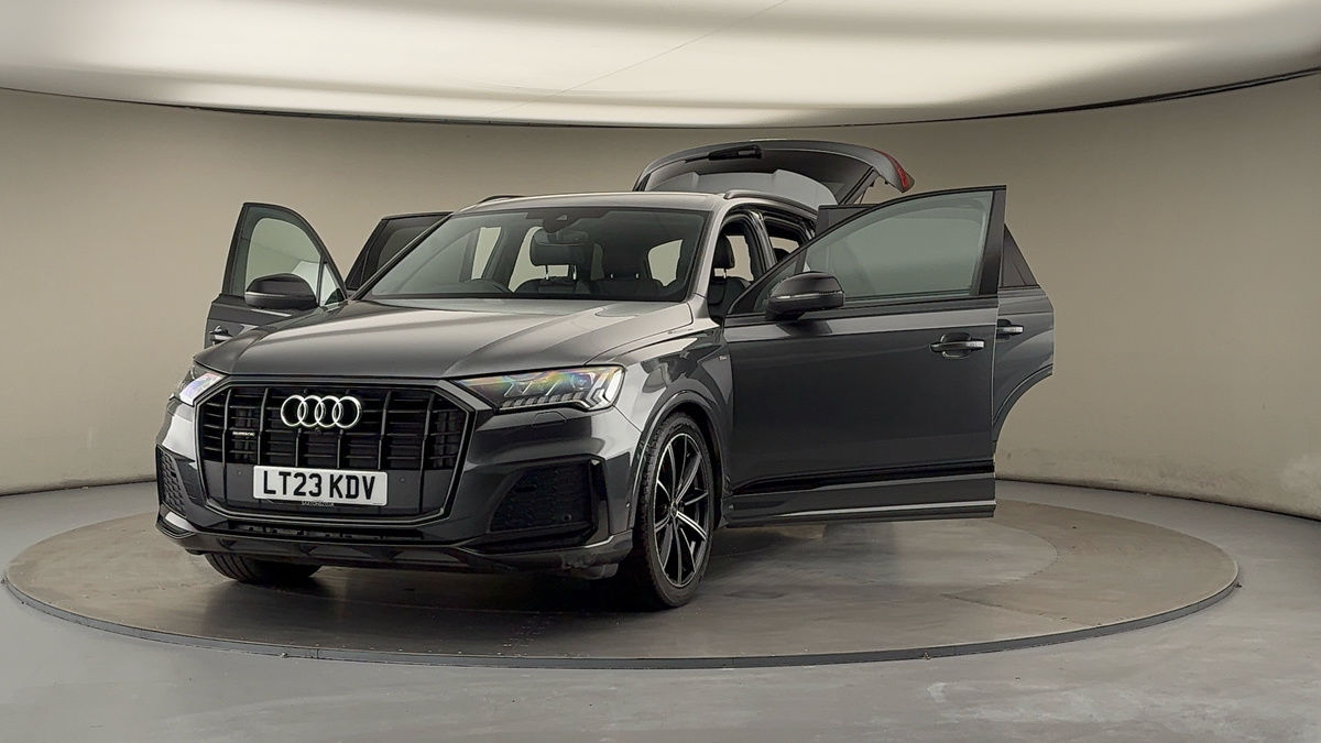More views of Audi Q7