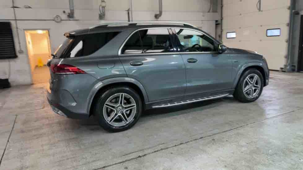 More views of Mercedes-Benz GLE