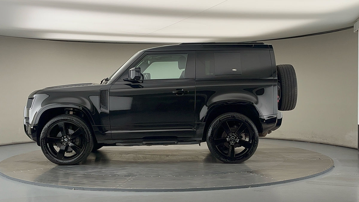 Land Rover Defender 90 Image 15