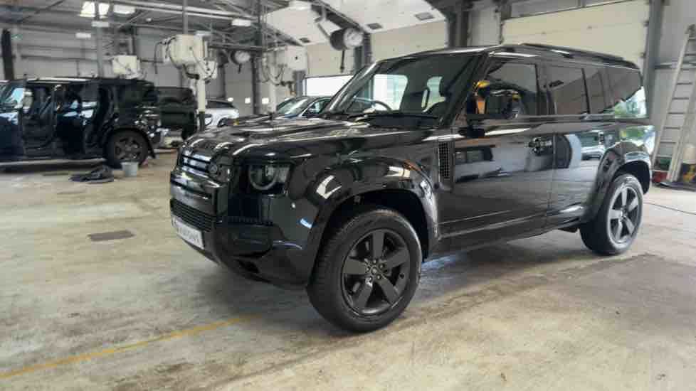 More views of Land Rover Defender 110