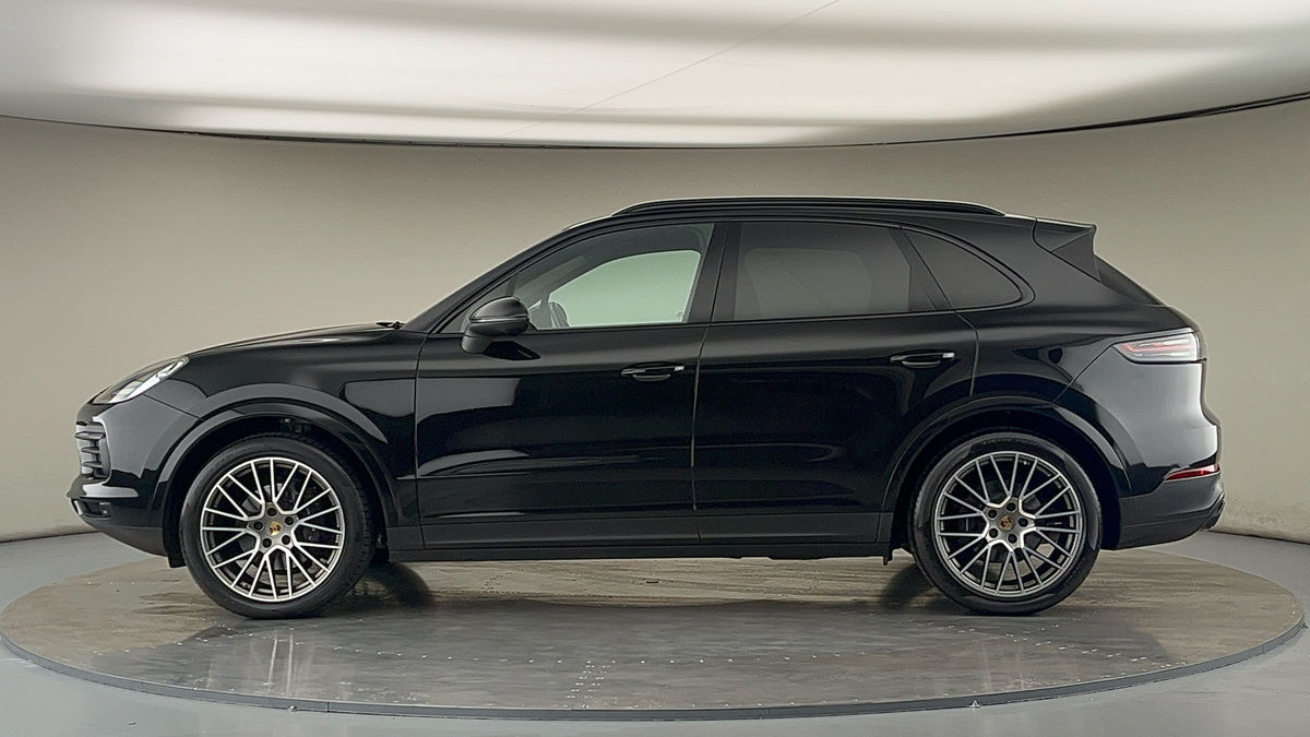 Porsche Cayenne Image 15
