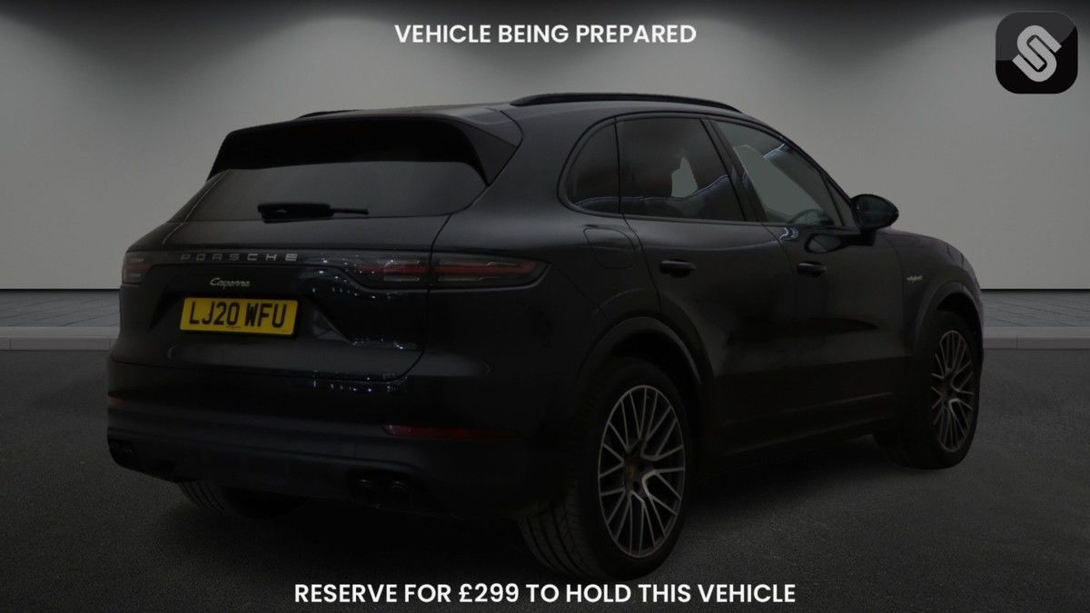 Porsche Cayenne Image 4