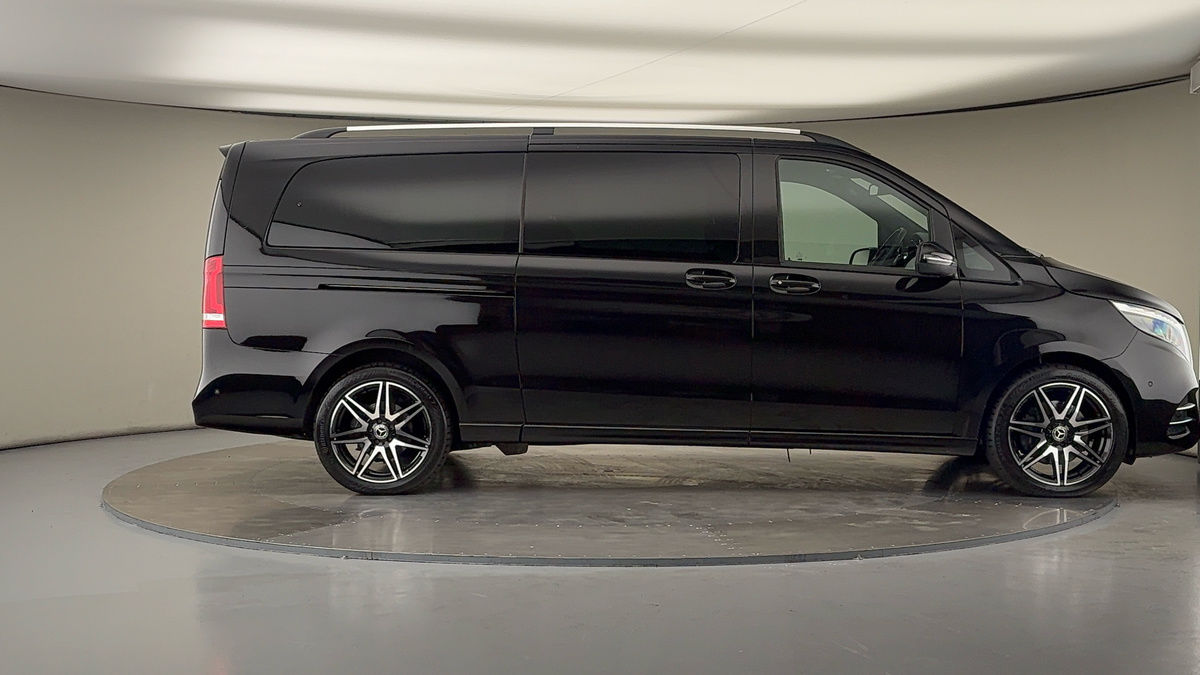 Mercedes-Benz V Class Image 16