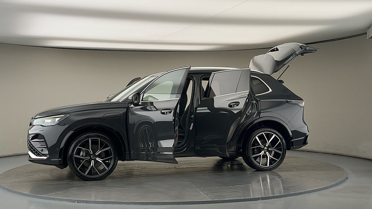 More views of Volkswagen Tiguan