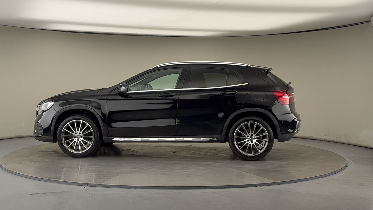 More views of Mercedes-Benz GLA