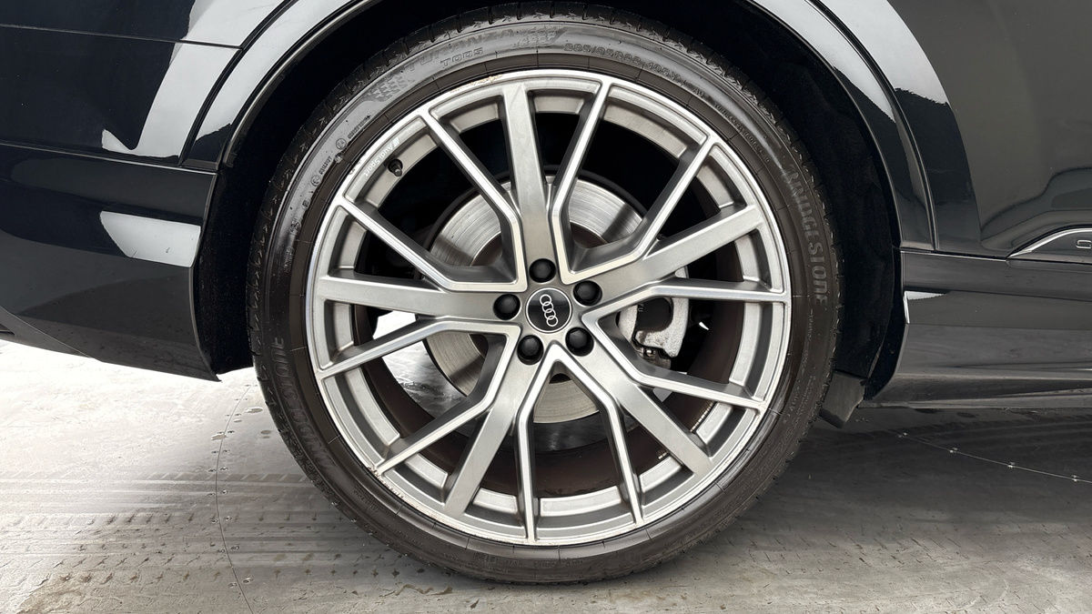 Audi Q7 Image 10
