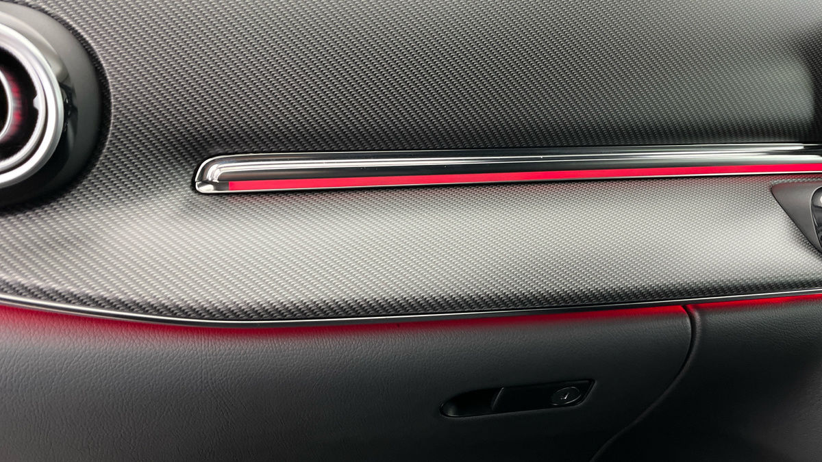 Mercedes-Benz V Class Image 25