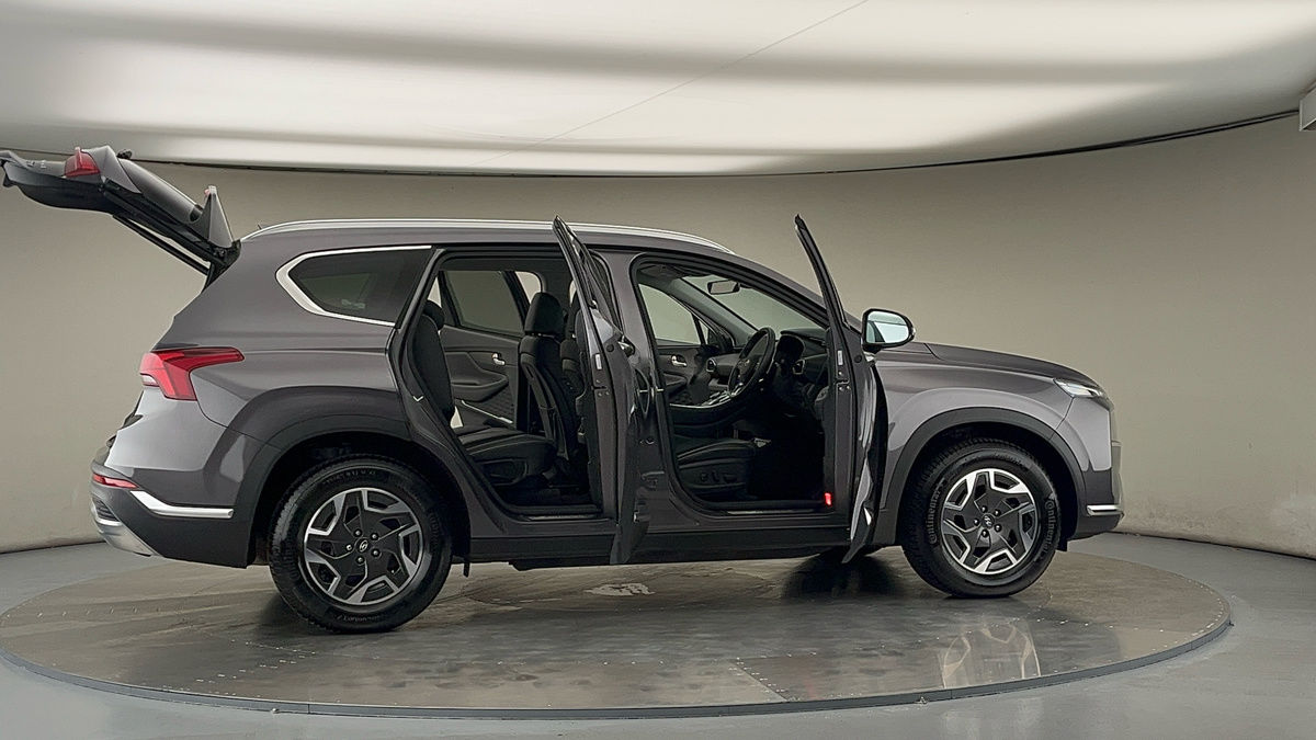 More views of Hyundai Santa Fe