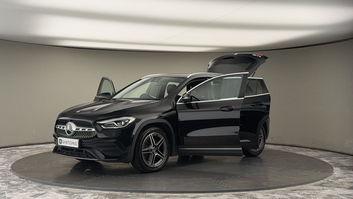 More views of Mercedes-Benz GLA