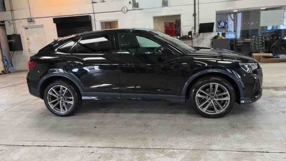 More views of Audi Q3