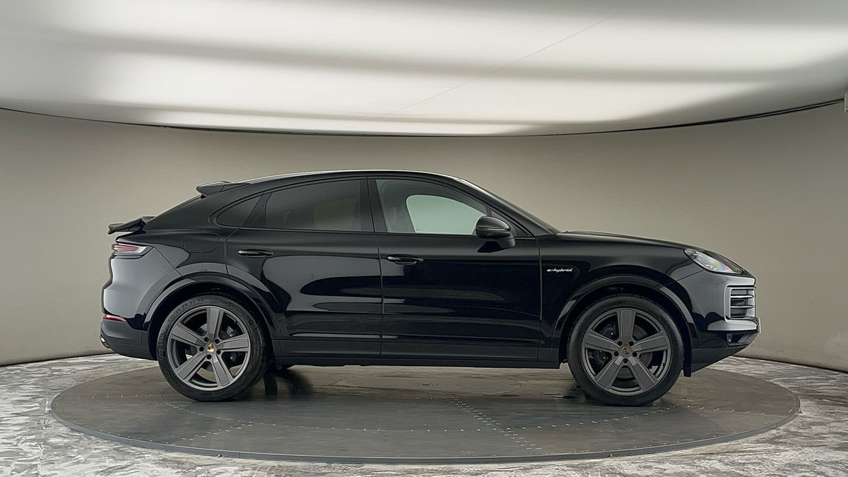 More views of Porsche Cayenne