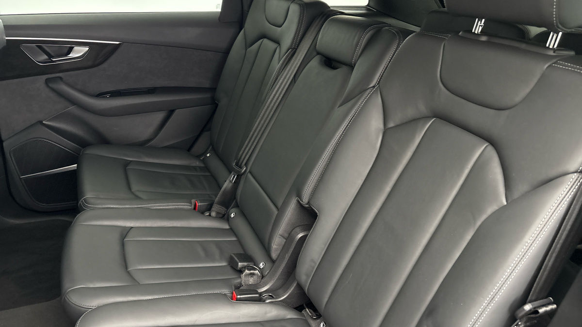 Audi Q7 Image 8