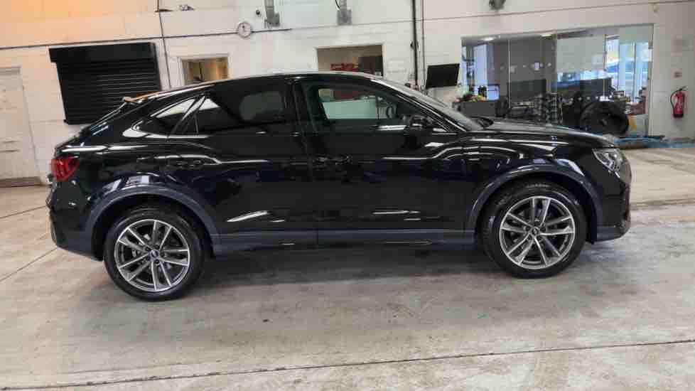 More views of Audi Q3