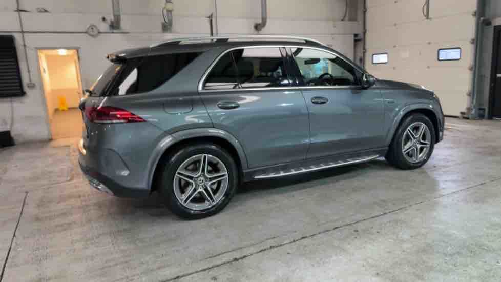 More views of Mercedes-Benz GLE