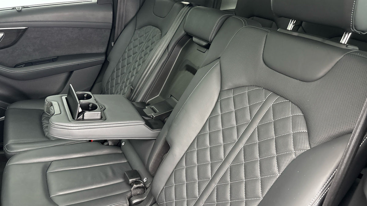 Audi Q7 Image 9