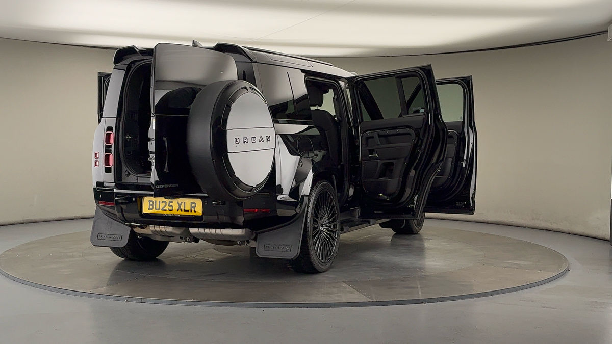 More views of Land Rover Defender 110