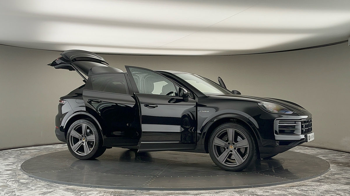 More views of Porsche Cayenne