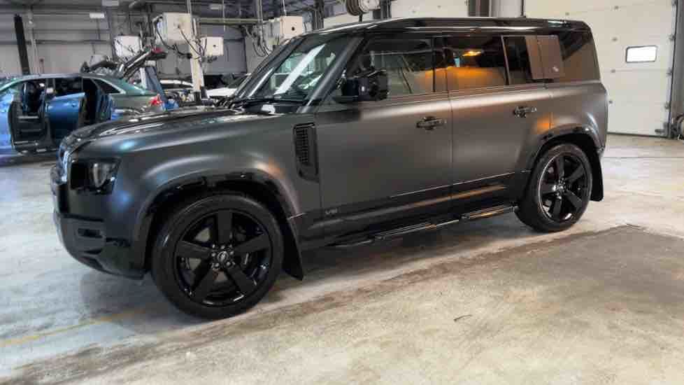 More views of Land Rover Defender 110