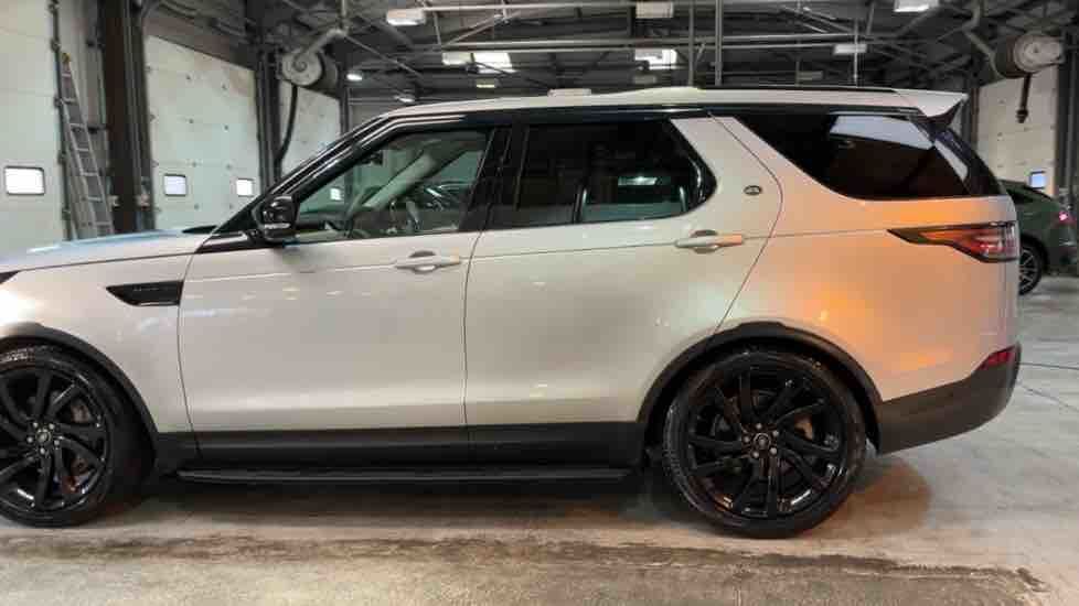 More views of Land Rover Discovery