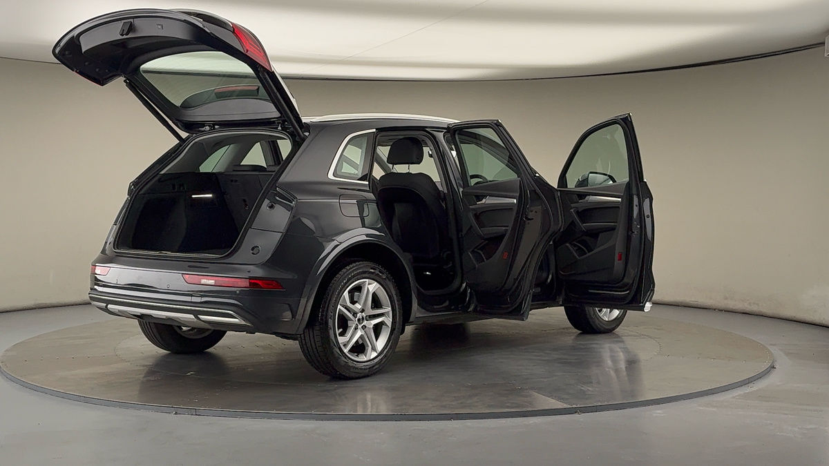 More views of Audi Q5