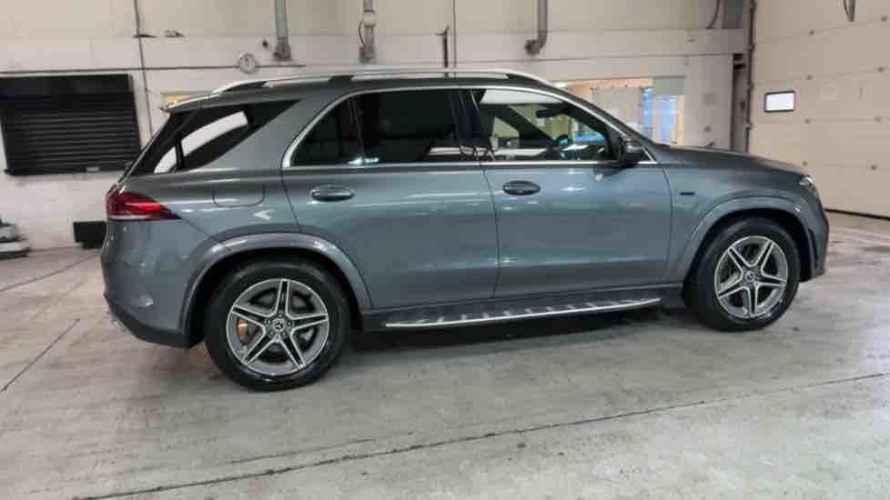 More views of Mercedes-Benz GLE