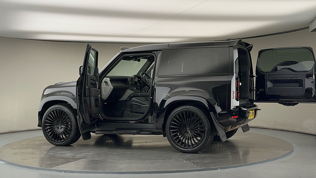 More views of Land Rover Defender 90