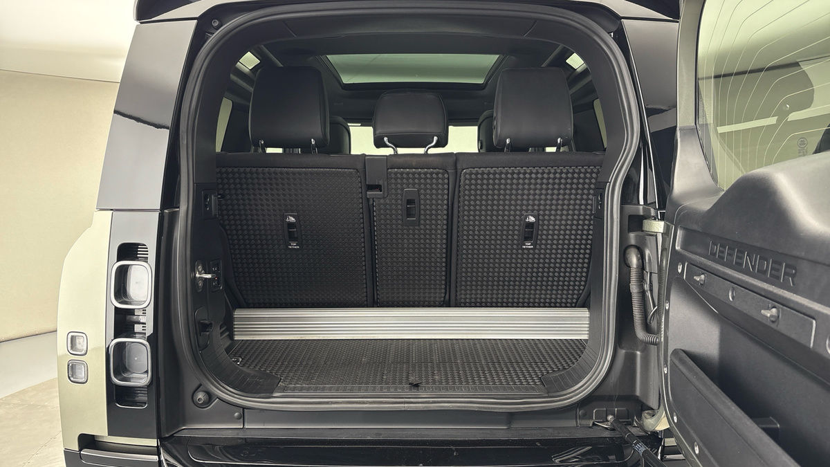 Land Rover Defender 90 Urban Image 11