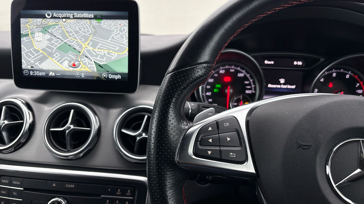 More views of Mercedes-Benz GLA