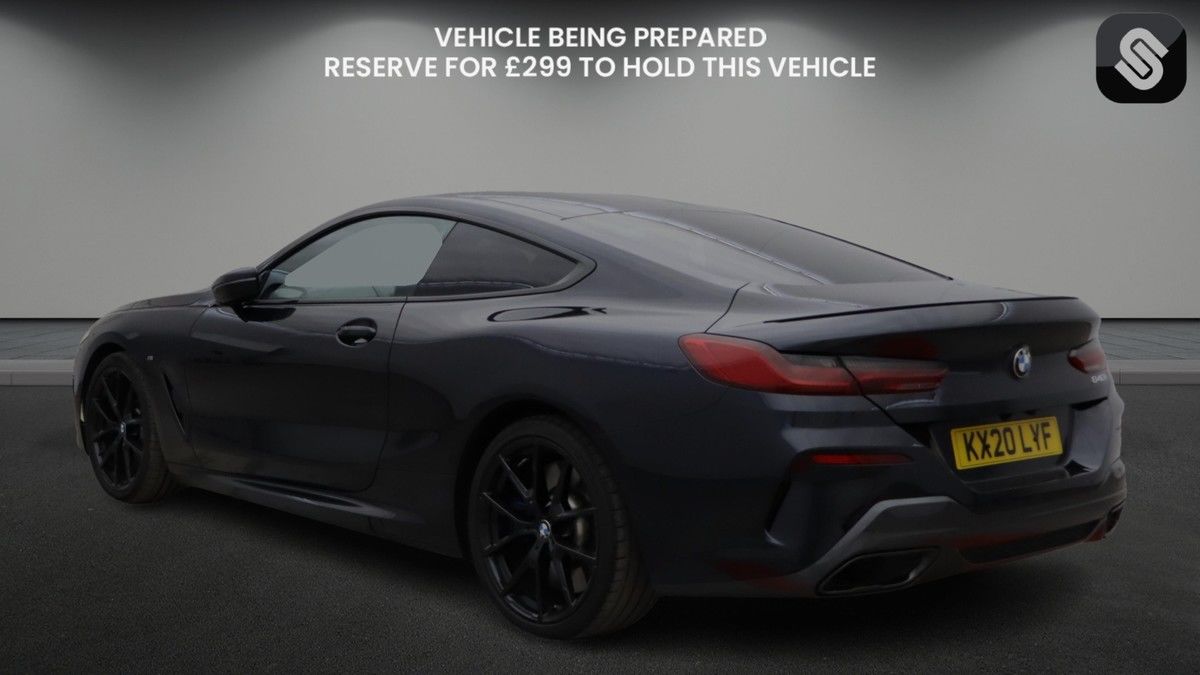 BMW 8 Series Image 3