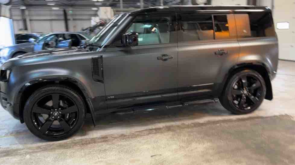 More views of Land Rover Defender 110