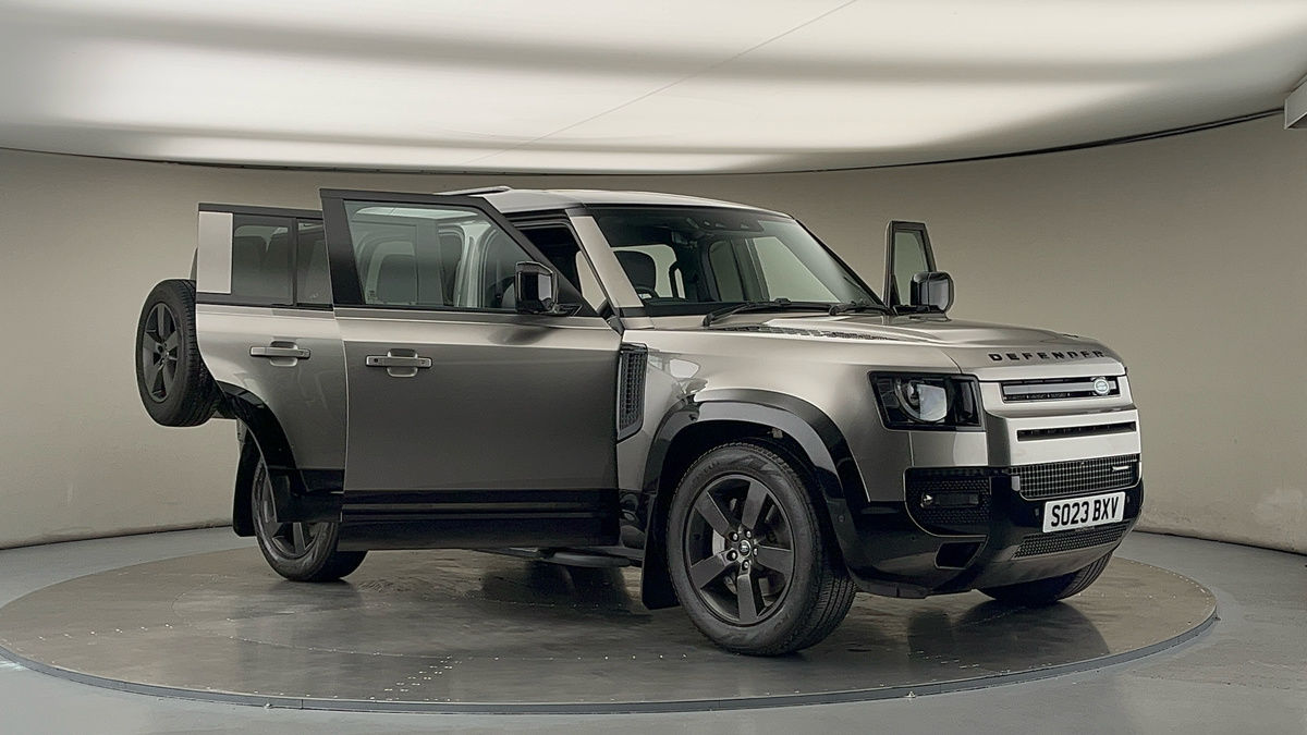 More views of Land Rover Defender 110
