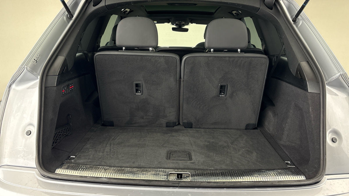 Audi Q7 Image 11