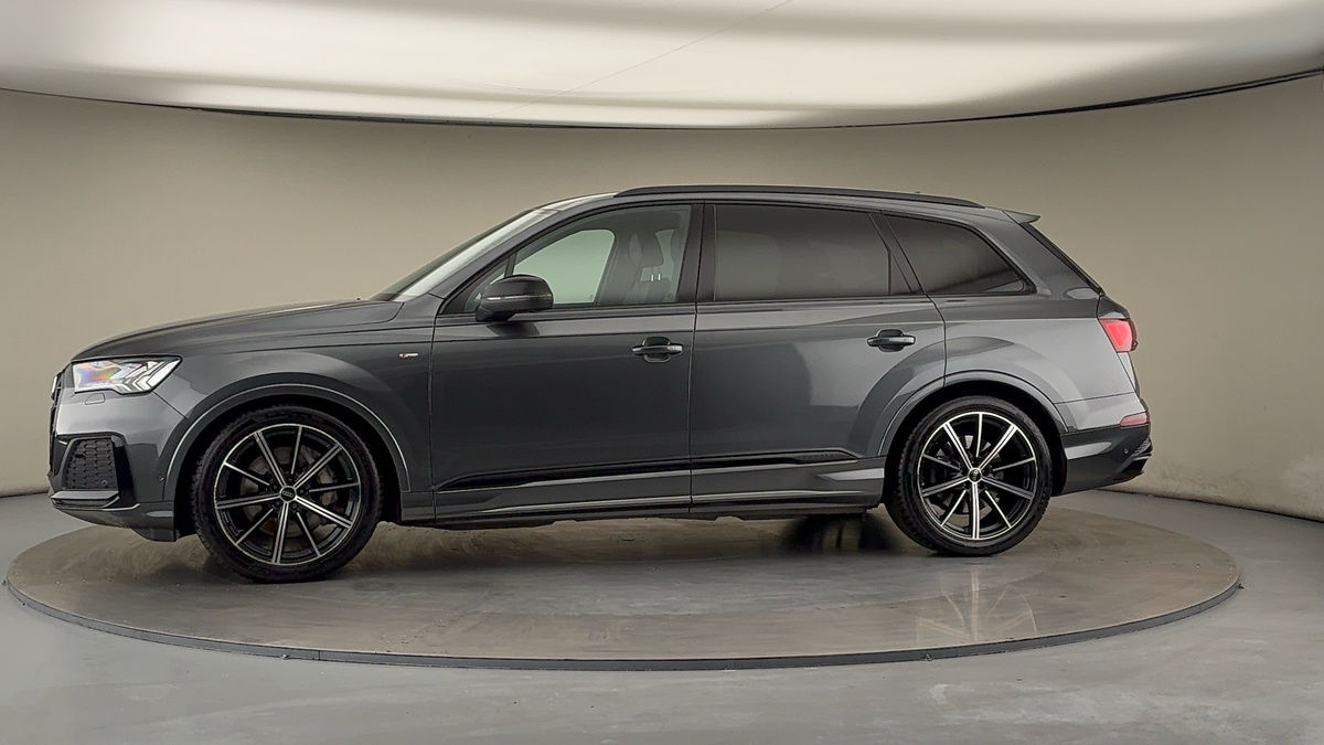 More views of Audi Q7