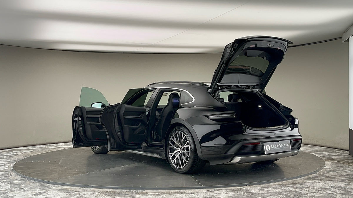 Porsche Taycan Image 10