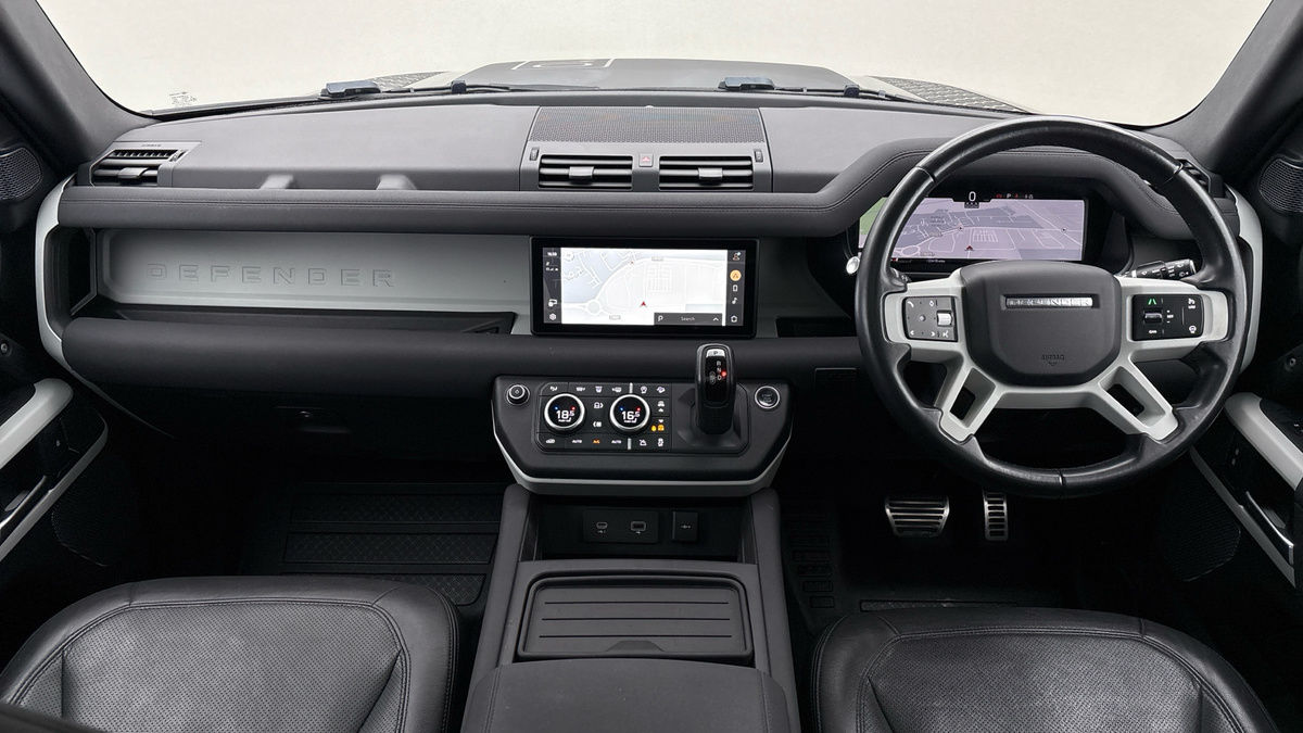Land Rover Defender 110 Image 12