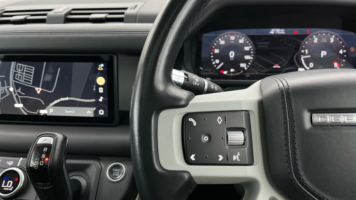 Land Rover Defender 90 Image 13