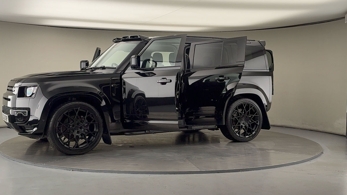 More views of Land Rover Defender 110