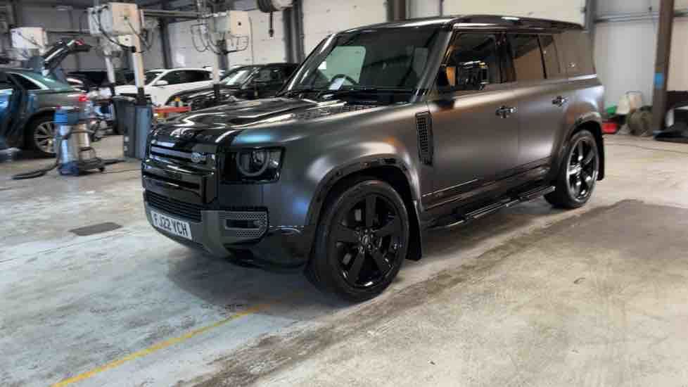 More views of Land Rover Defender 110