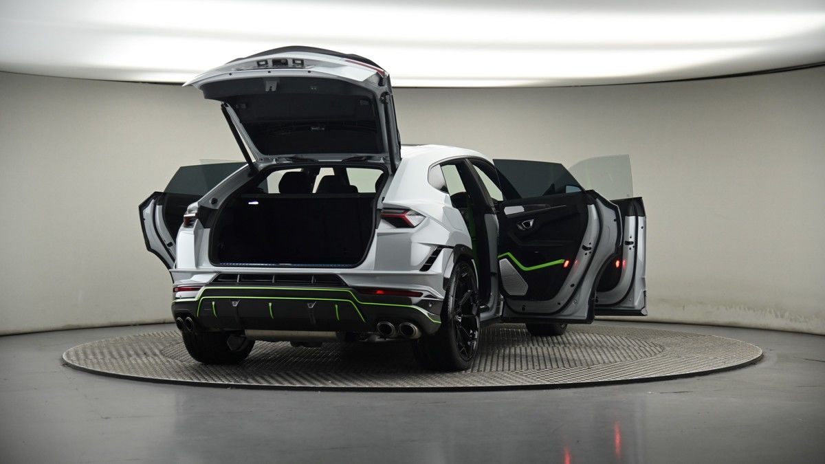 Lamborghini Urus Image