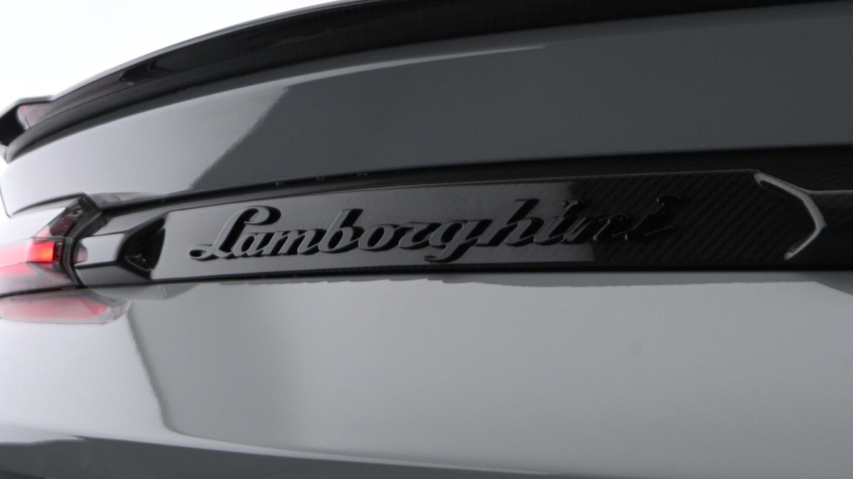 More views of Lamborghini Urus