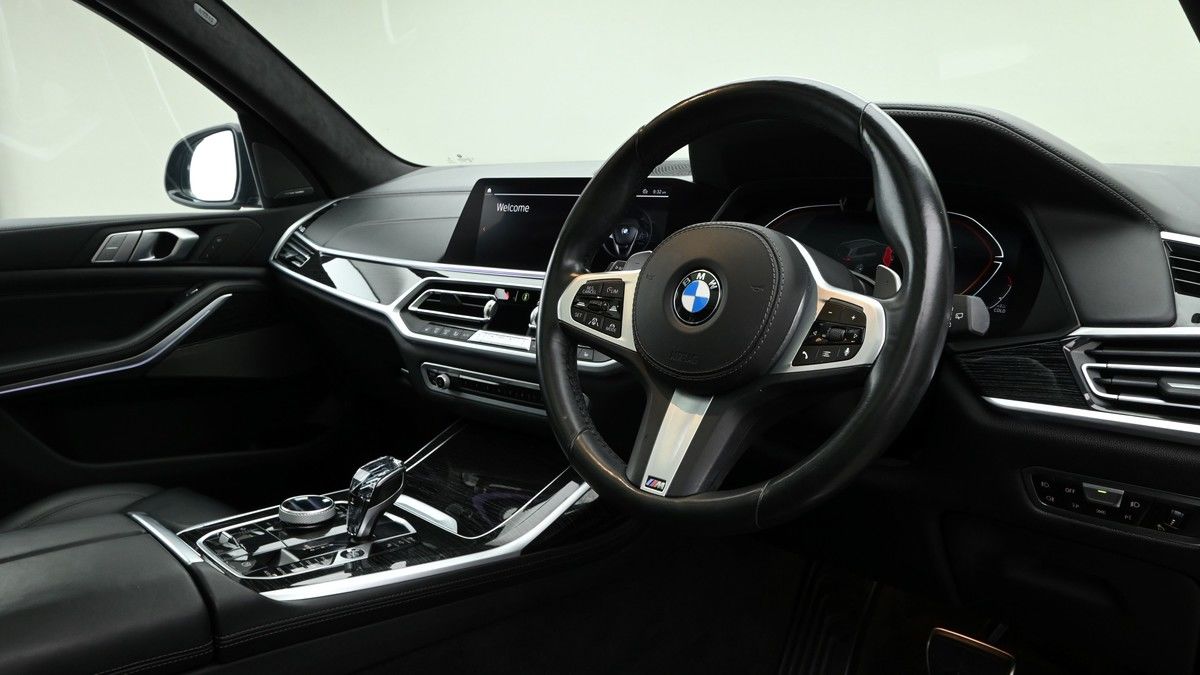 BMW X7 Image 3