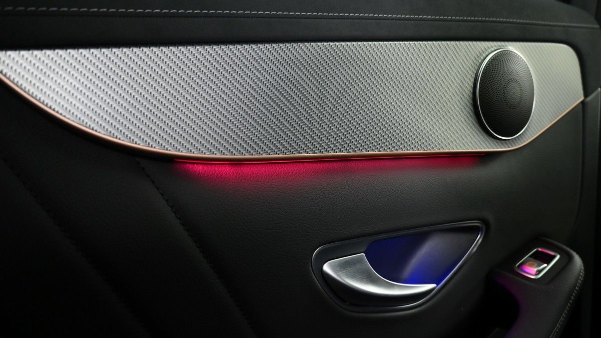 Mercedes-Benz EQC Image 33