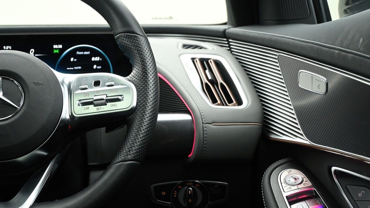 Mercedes-Benz EQC Image 41